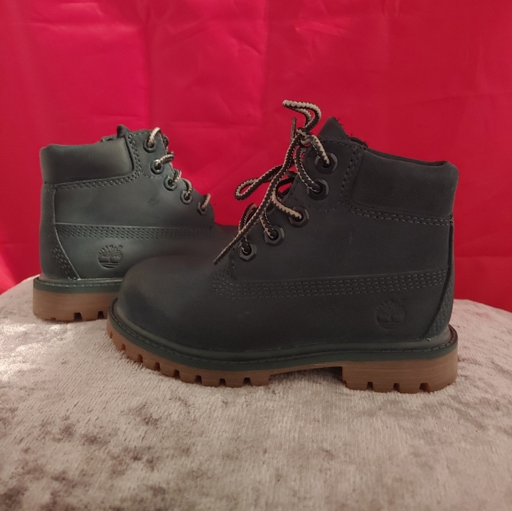 Timberland Little kids boots size 8